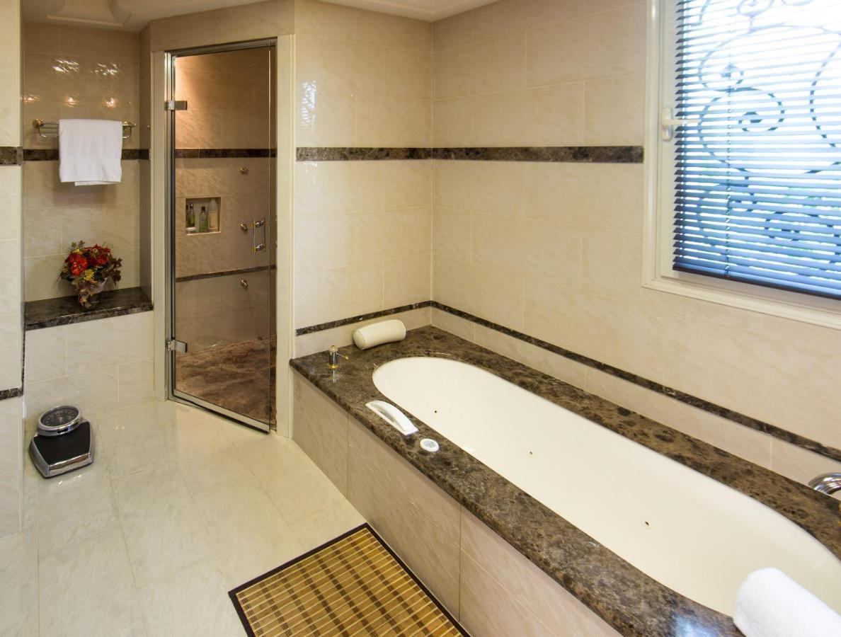 El Paradisio Splendid 5 Stars Villa Atypical In Antibes With Overflowing Swiming Pool المظهر الخارجي الصورة
